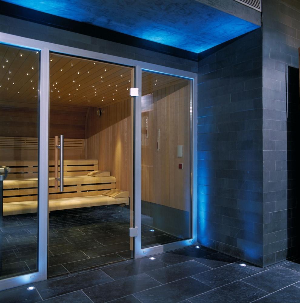The G Hotel & Spa Galway Exterior foto A modern Finnish sauna